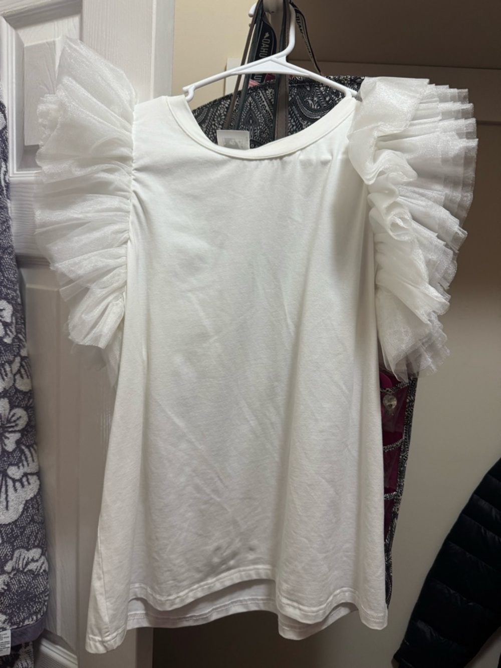 QUEEN OF SPARKLES White Ruffle Sleeve